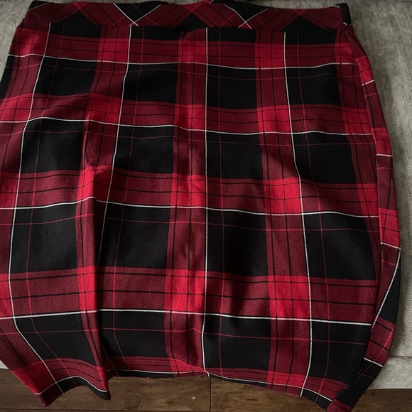 Torrid Red and Black Plaid Asymmetrical Pencil Skirt - Picture 1 of 3